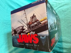 (BRAND NEW!) “JAWS” MOVIE MANIACS DELUXE BOXSET (2001) MCFARLANE TOYS