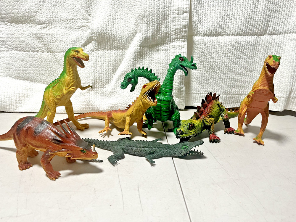 Vintage lot of 7 – IMPERIAL BRAND GODZILLA Dinosaurs Dragons Figures DOR MEI #2