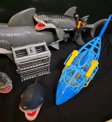 Animal Planet Shark Submarine Adventure Playset Lot Extra Sharks & Diver & Cage