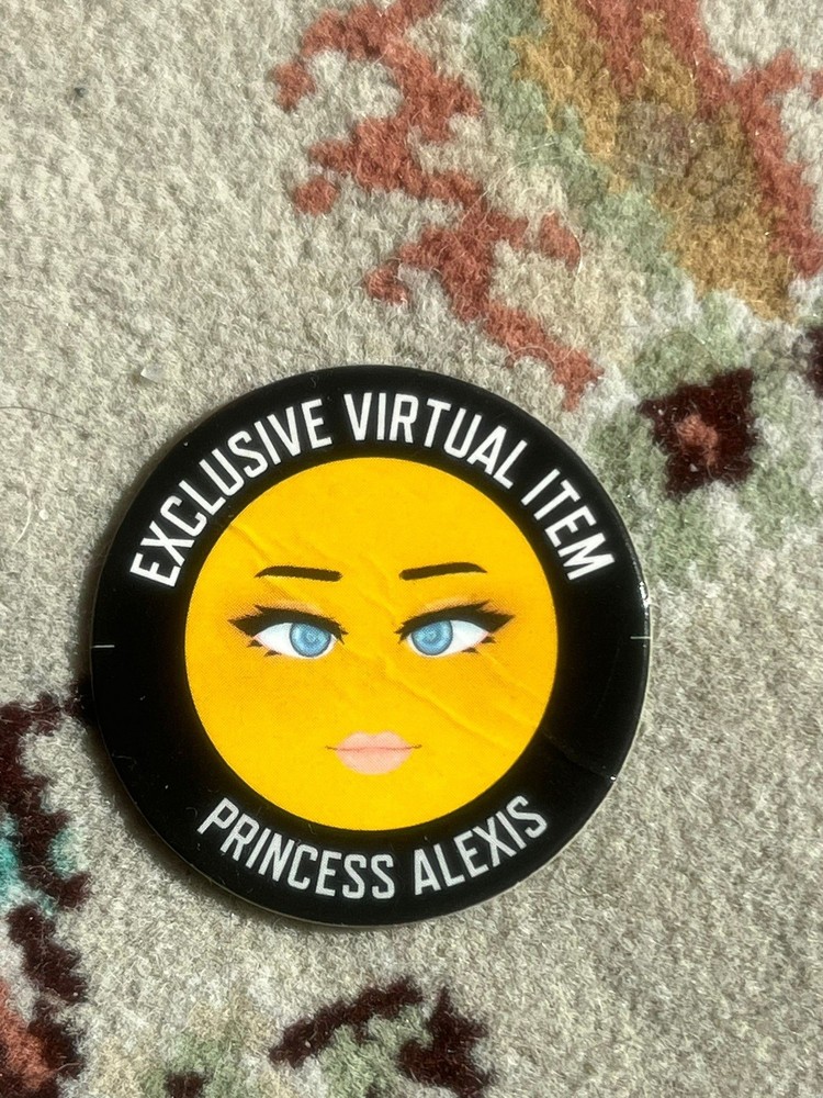 Robl0x | Princess Alexis Face Fairytale Queen Celebrity Series 8 – RARE Toy Code