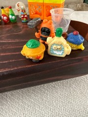 GROSSERY GANG Lot of 33 Figures, Crates, Toilets, Lists – Most Series 1 and 2