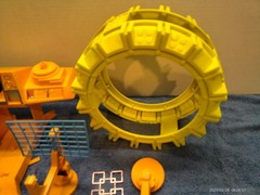 Ideal Zeroid Commander Action Set parts lot number 1 very nice.