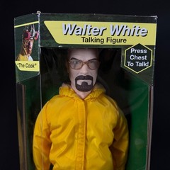 WALTER WHITE THE COOK BREAKING BAD 17″ TALKING ACTION FIGURE WONDERLAND 2015