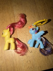 My Little Pony G4 Apple Bloom 2 1/2” Brushable Toy Figure MLP & Mcd Rainbow Dash