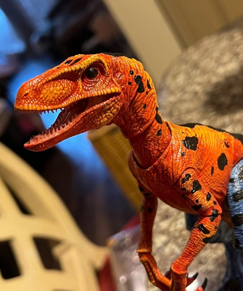 Nanmu Smart Series Velociraptor Shadow Blade CUSTOM Poison Dart Frog Color