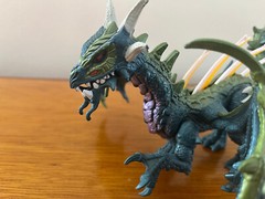 1995 VINTAGE KENNER HASBRO DRAGONHEART RAZORTHORN DRAGON FIGURE
