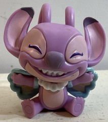 Disney Stitch Goes Wild ANGEL CLAM Figure NEW *READ*