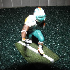 McFarlane 2004 Ricky Williams NFL Miami Dolphins 3″ Figure (open/loose)