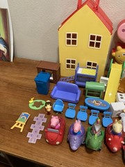 2003 Peppa Pig Figure Lot House Carry Case 75+ Figures 5 Cars Furniture Bundle