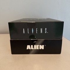 Hiya Toys Aliens Green Alien Warrior Exquisite Mini & Alien Gamestop Exclusive