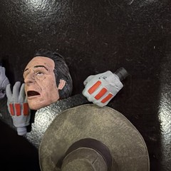 MEZCO THE SPIRIT-THE OCTOPUS FIGURE with accessories