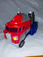 Used Transformers Classics Optimus Prime Complete 2006 Hasbro Voyager Class
