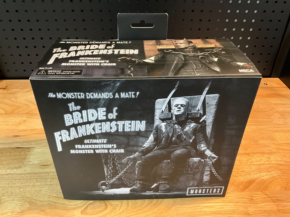 NECA The Bride of Frankenstein Ultimate Frankensteins Monster with Chair NEW