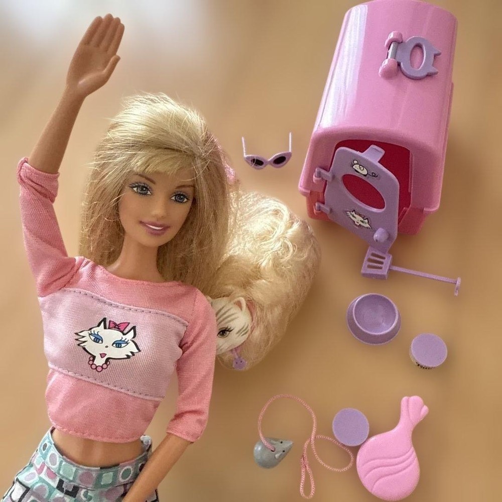 American purchase, potentially not available in Japan. Barbie Kitty Fan, cat,