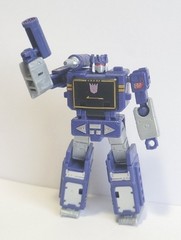 Transformers Kingdom Core CLass SOUNDWAVE Complete Loose