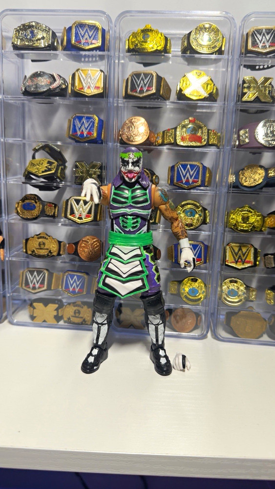 WWE/AEW custom joker Penta figure with extra hand in amazing condition