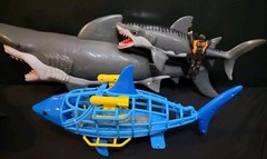 Animal Planet Shark Submarine Adventure Playset Lot Extra Sharks & Diver & Cage