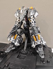 In Stock NEW Axis Model MG 1/100 Kshatriya NZ-666 Action Figure Model Kit