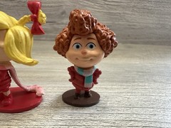 2 Toy PVC Figures – Dr. Seuss How the Grinch Stole Christmas Cindy Lou Who