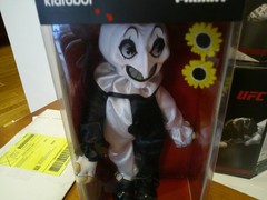 Kidrobot Terrifier 2 Art The Clown Collector Plush Doll – Posable DAMIEN LEONE’S