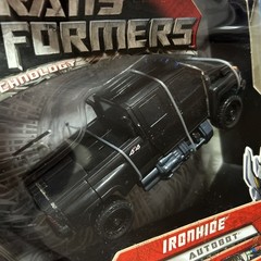 Hasbro Transformers Movie 2007 Voyager Class Autobot Ironhide – New Sealed