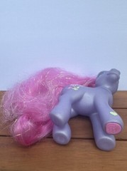 My Little Pony G3 MLP Petal Blossom 2004 Long Tinsel Hair Purple Flowers