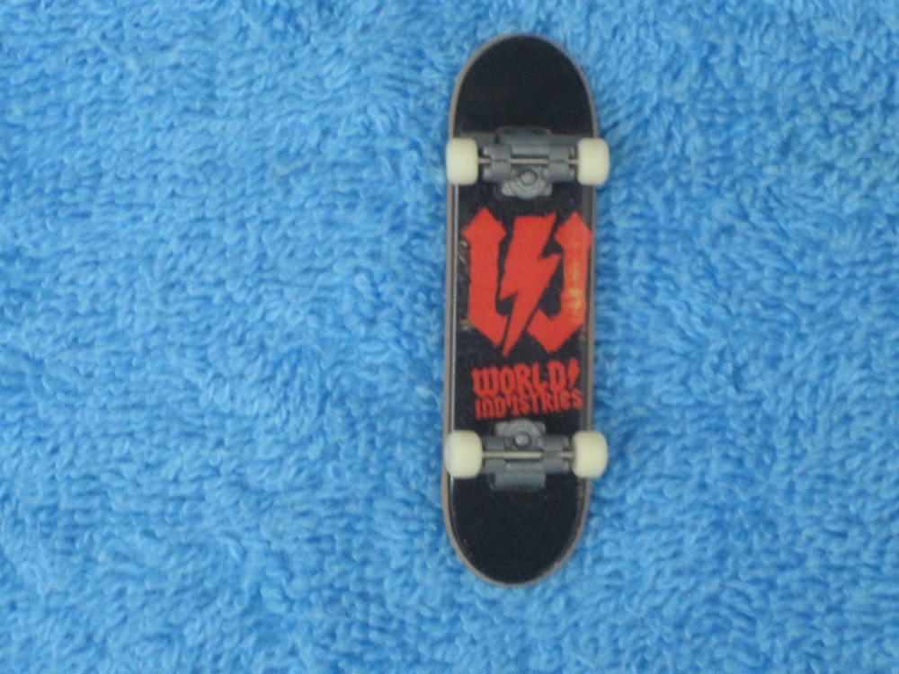 World Industries Tech Deck micro mini 45mm fingerboard skateboard rare vintage