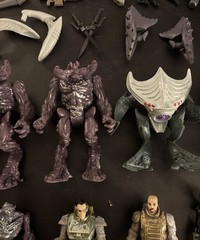 BIG Final Faction Action Figure & Accessories Lot Kharn Alien Hive, Weapons