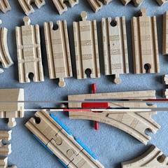 LOT of Vintage Thomas The Train Wooden Railway Tracks 69 Pieces Maron Bridge