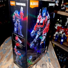 Transformers Optimus Prime Blokees Classic Class 01 Model Kit Action Figure New