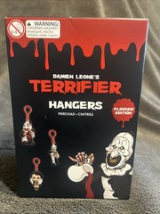 New DAMIEN LEONE’S TERRIFIER HANGERS FLOCKED EDITION SEALED ART THE CLOWN
