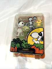 Snoopy Woodstock Peanuts Masked Marvel Great Pumpkin Charlie Brown 2009 Figures