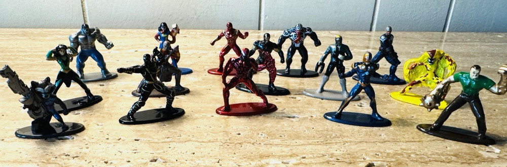 Jada Marvel Nano Metal-figs Mini-Figures toys figurines Die-Cast Metal Lot of 15