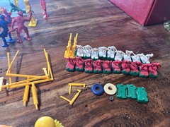Huge Lot Action Figure & Animals -80 Pieces From Various Playsets!