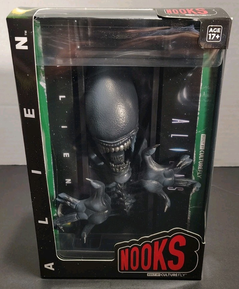 Culturefly Alien Xenomorph Nooks Statue