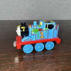 Thomas The Train Engine Metal Die Cast Plastic Magnetic 2002