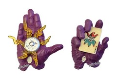 Mezco One:12 Golden Age The Joker – JOKE BUZZER HAND & CARD HOLDING HAND 1/12