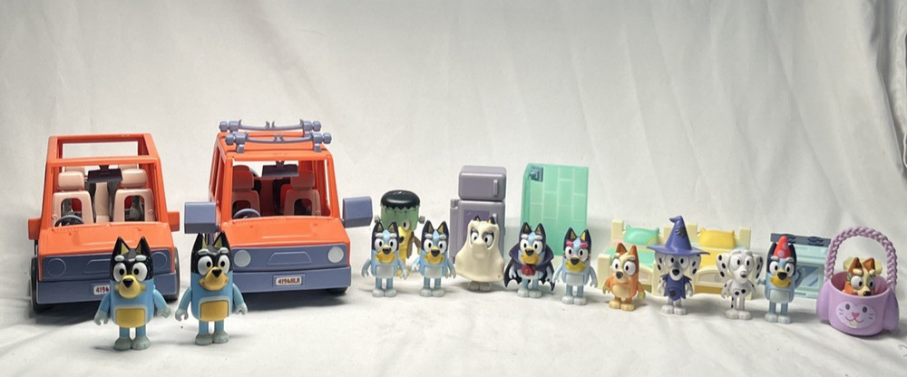 Bluey Toy Lot Action 13 Figures 2 Vehicles 6 Pieces Furniture Moose Toys