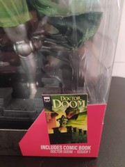McFarlane Toys Marvel Doctor Doom Posed Figure with Scene & Comic Book PLS READ