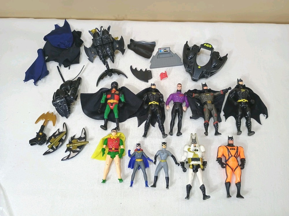 Vtg 1990-93 Kenner BATMAN RETURNS Action Figure Lot of 10 Bruce Wayne & Catwoman