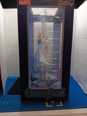 Diamond Select Marvel Gallery Emma Frost Diorama (Free Comic Book Day 2020)