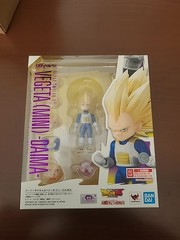 BANDAI S.H.FIGUARTS DRAGON BALL DAIMA SUPER SAIYAN 3 VEGETA (MINI) DAIMA FIGURE