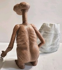 NICE 2011 Universal Studios NECA E.T. Night Flight 4.5″ Action Figure