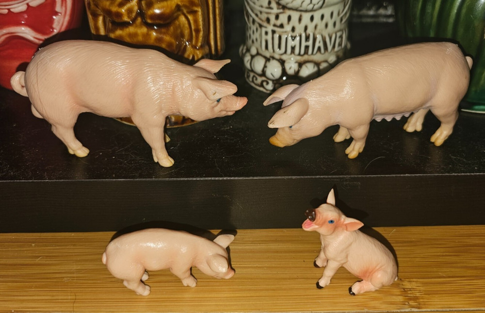 Schleich Hog Sow Farm Family Figures Vinyl Plastic 4 Pieces