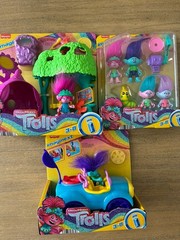 3 Imaginext DreamWorks Trolls Flower Fun Campsite Playset Poppy & Branch’s Buggy