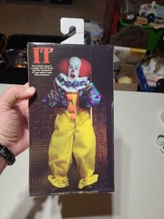 PENNYWISE IT (1990 Movie) 8″ inch Clothed Action Figure NECA NEW 2021