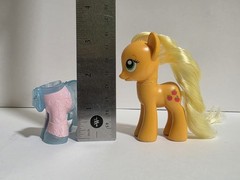 My Little Pony 2010 3 Inch Applejack Brushable Toy Friendship is Magic W/ Outfit
