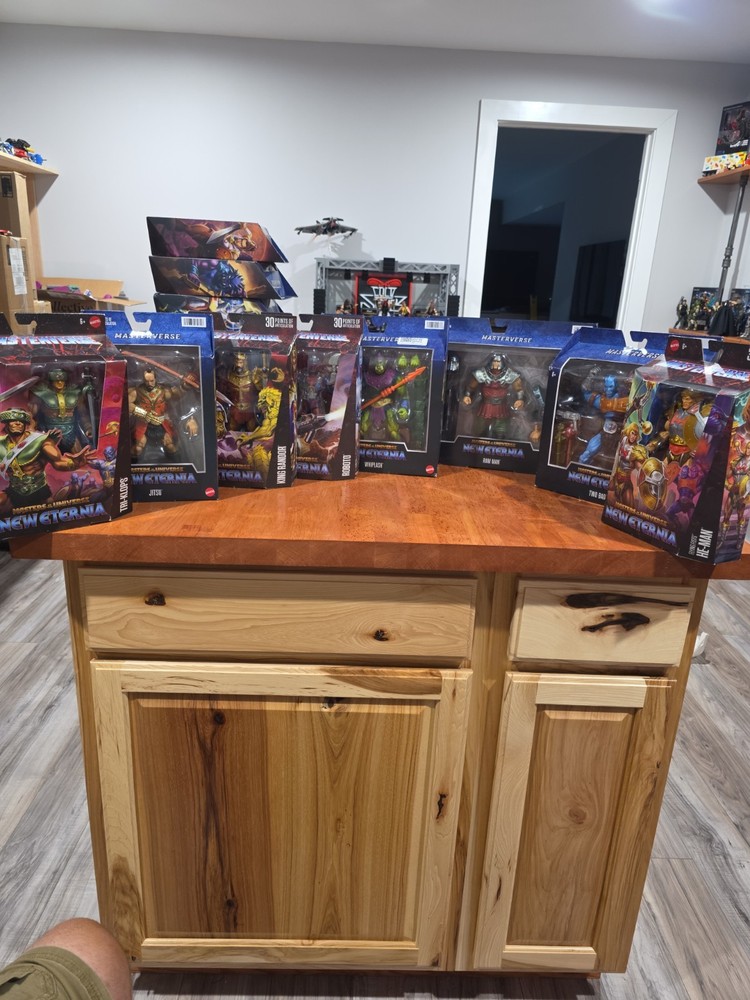 MASTERS OF THE UNIVERSE MASTERVERSE NEW ETERNIA RAM MAN DELUXE ACTION FIGURE LOT