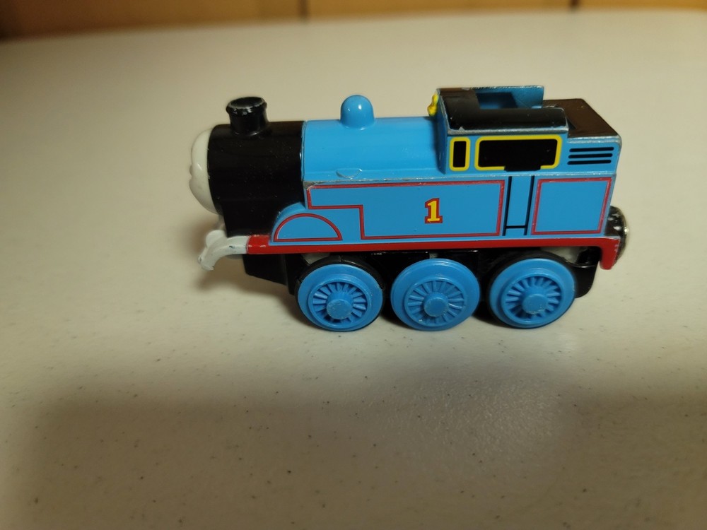 Thomas Wooden Battery Powered Thomas Himself 2000 Forward & Reverse Please Read