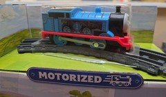 Thomas & Friends TrackMaster Walking Bridge Playset + Motorized Train & Tracks